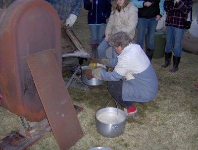 Emptying the sap into pots